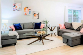 Pet-friendly 3 BR Modern Space, 5 min to Downtown